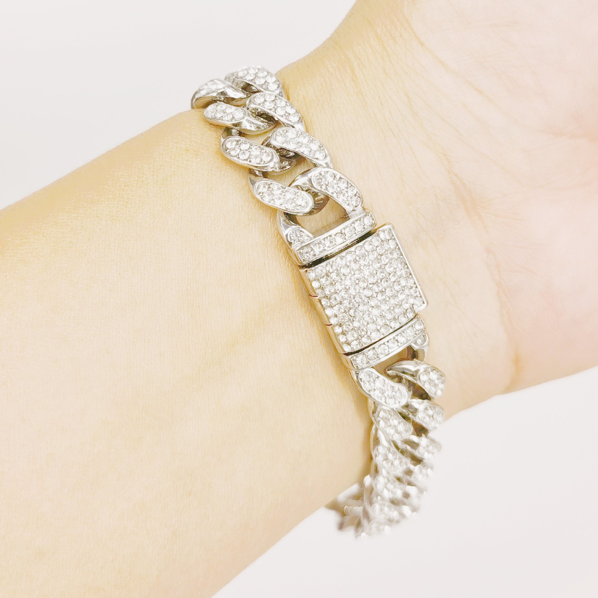 Hip Hop 18K Gold Hipste Diamond-Encrusted Cuban Link Chain Bracelet