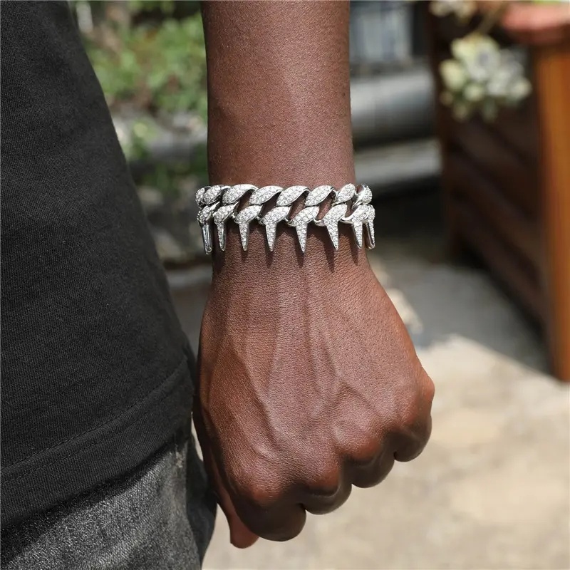 European Hot Selling Hip Hop Jewelry Punk Rap Men′s Thorns Cuban Link Chain Bling Iced out Spike Cuban Chain Necklace
