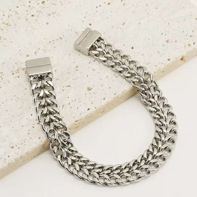 Titanium Steel Bracelet Men′s Simple Stainless Steel Chain Bracelet Bangle