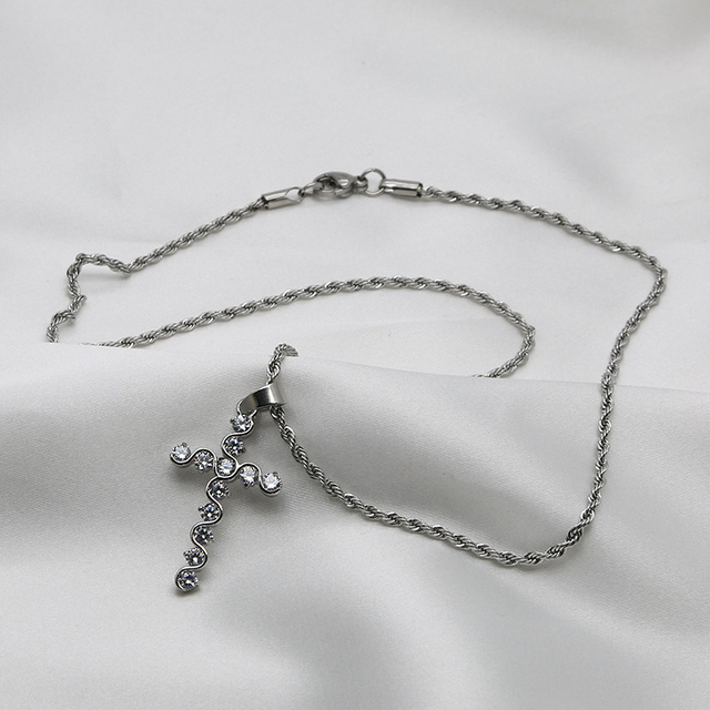 Trendy Fashion Stainless Steel Cross Pendant Necklace 3mm Round Shape Moissanite for Women Party Gifts