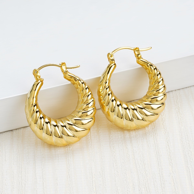 Luxury High Quality Vintage Copper Gold Color Plated Water Droop Earrings for Women Jewelry Gift Non-Fadding