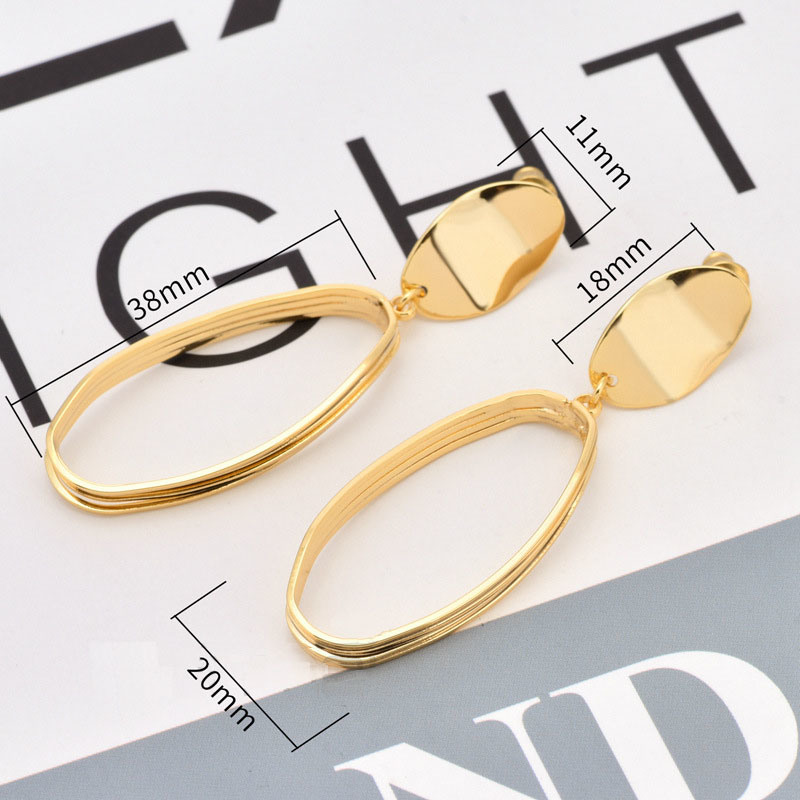 2023 New Fashion Designer Clasp Hollow Exaggerate Earrings 18K Gold Plated Jewelry Earrings for Women