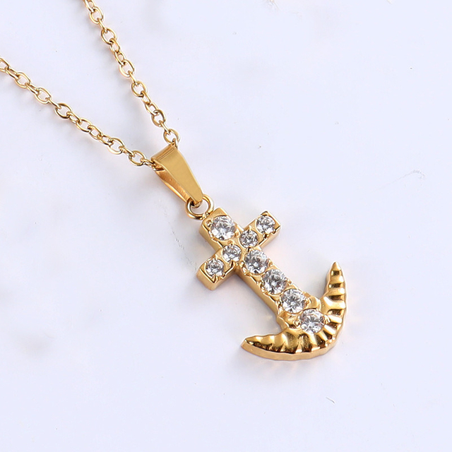 New Arrival Gold Plated Cross Pendant Necklace Simple Vintage Cross Micro-Inlaid Zircon Ladies Jewelry for Women