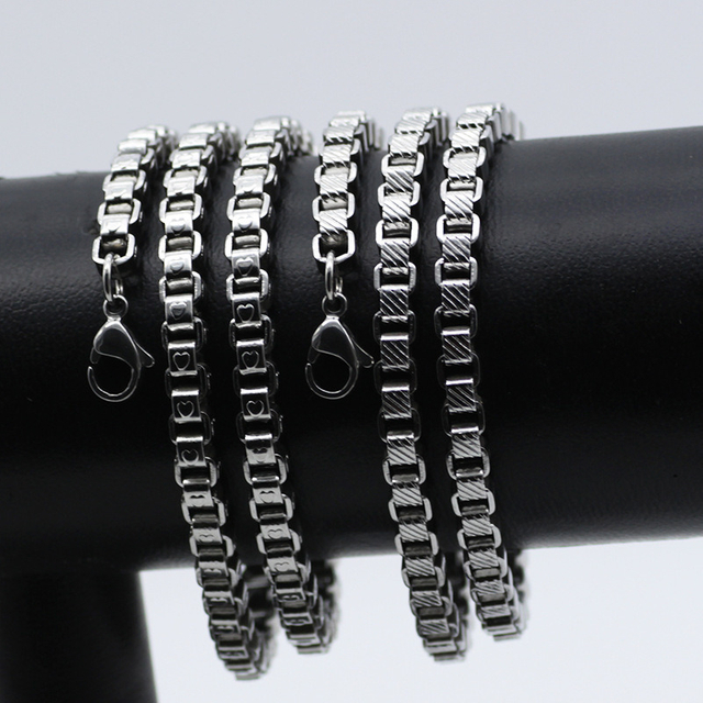 5mm 5.5mm 316L Stainless Steel Necklace Silver Heart Patterned Box Chain