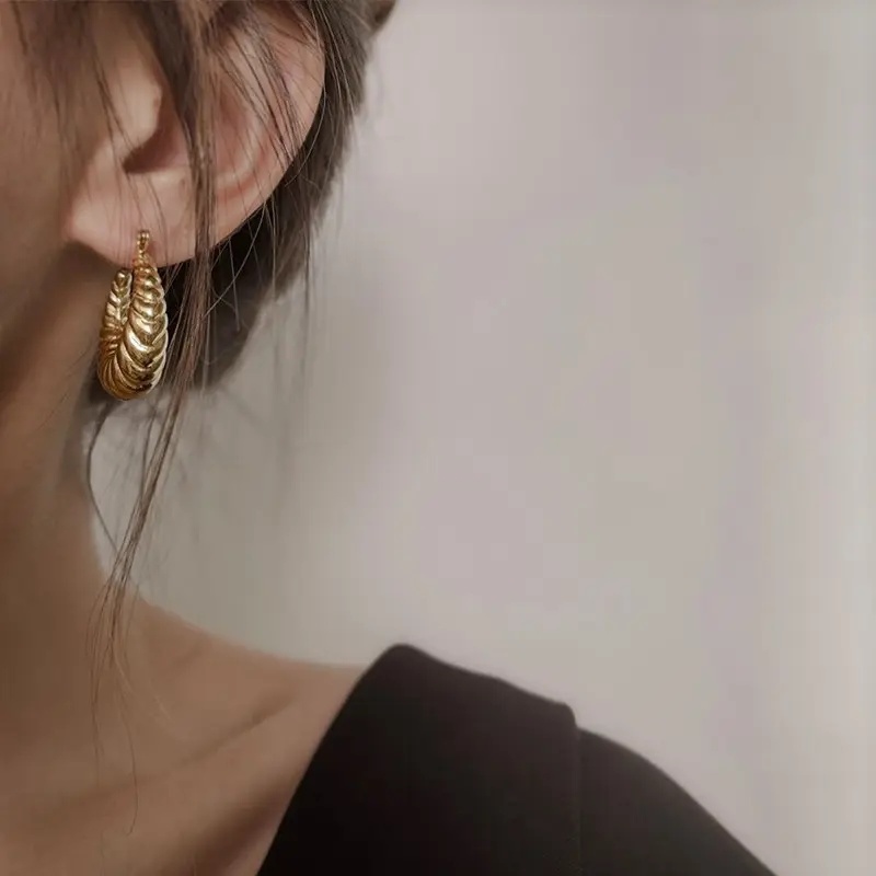 Luxury High Quality Vintage Copper Gold Color Plated Water Droop Earrings for Women Jewelry Gift Non-Fadding